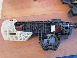 Mercedes Benz C300 - DOOR HANDLE Carrier - 2047601634